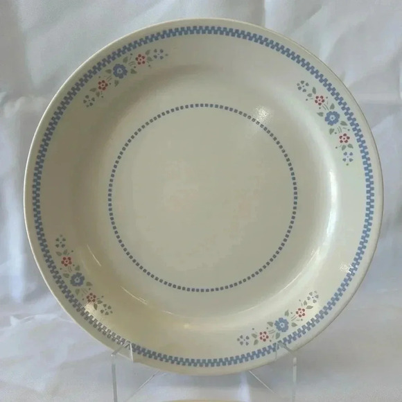Corelle Needlepoint Dinner Plates - Set of 3 - Picture 2 of 3